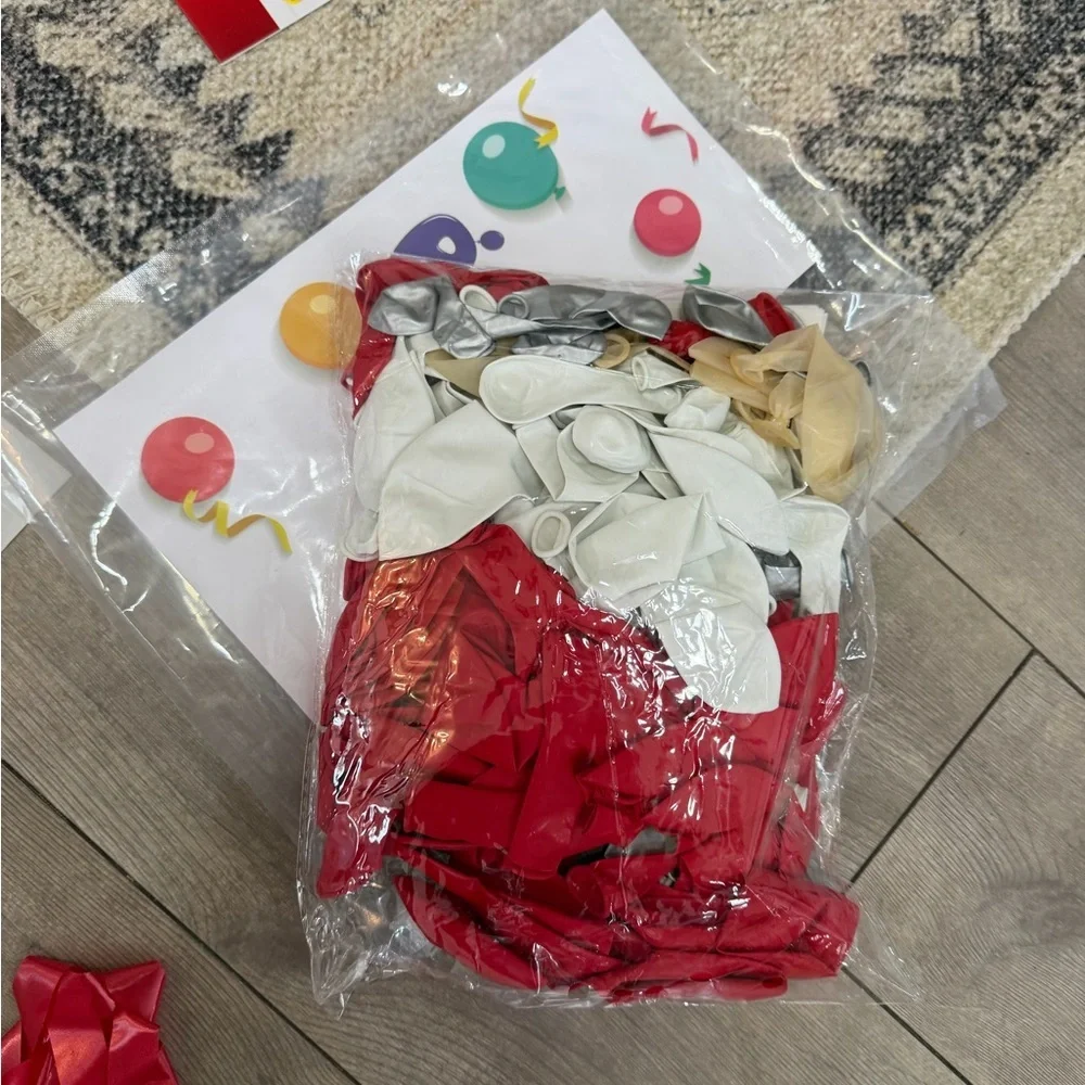 New Paw Patrol Party Supplies Piñata, Balloon Garland Banner Bubbles Blowouts